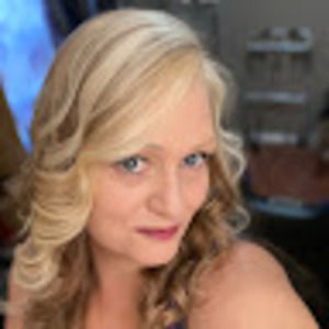 Meet your Posher, Valarie